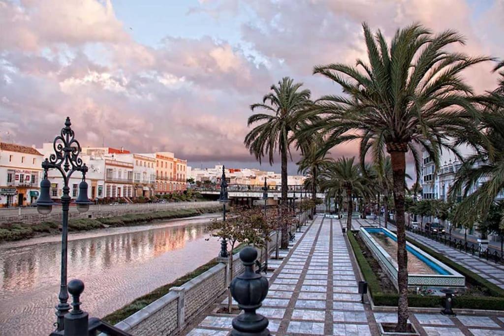 Fancy Apartment In A Historic House, Chiclana City Center By C. Dreams 치클라나 데 라 프론테라 외부 사진
